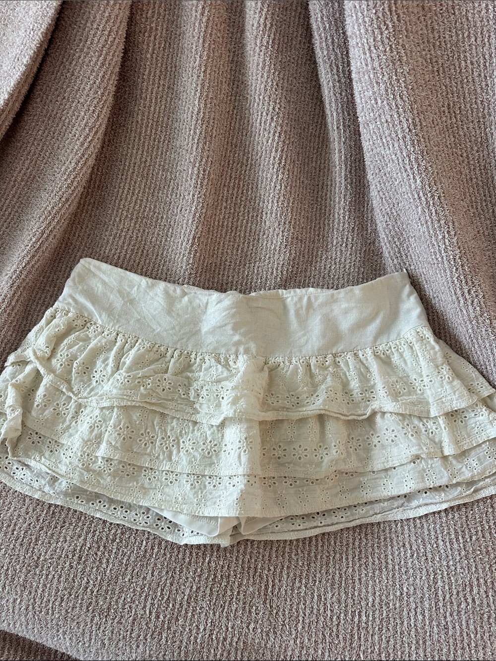 Edikted Women’s Cream Eyelet Ruffle Mini Skirt